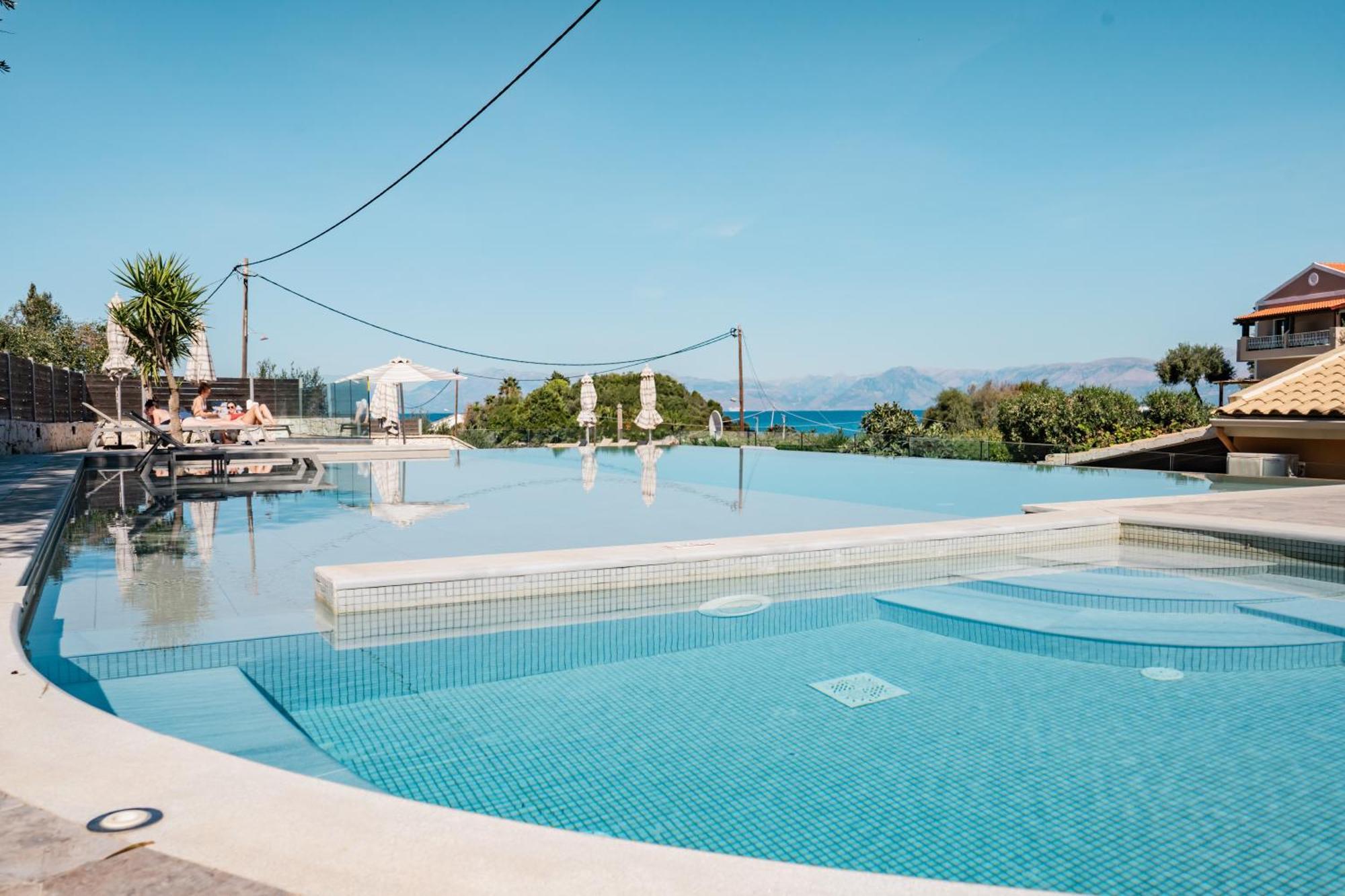 Pyramid City Apartments Agios Spyridon  Экстерьер фото
