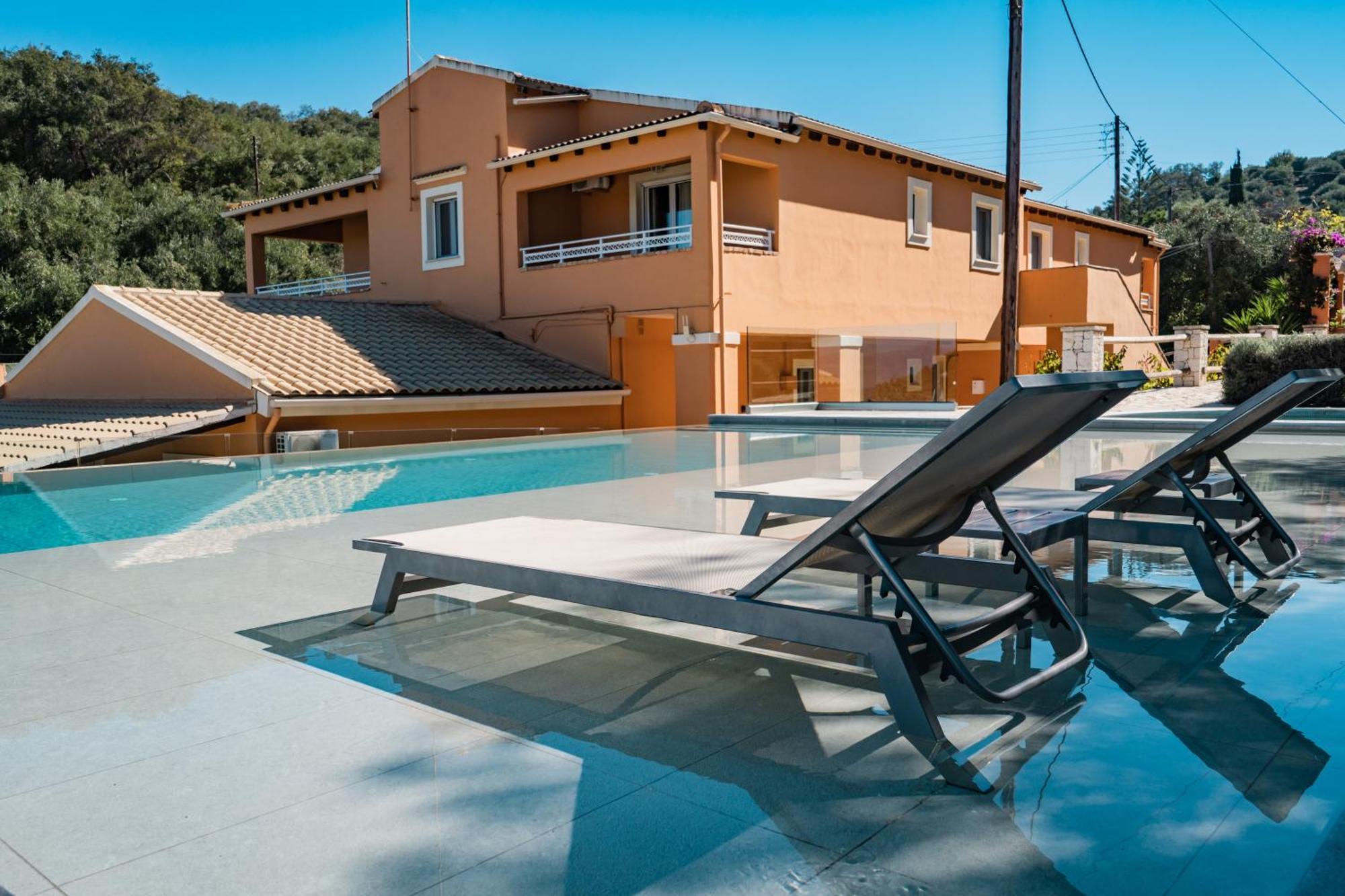 Pyramid City Apartments Agios Spyridon  Экстерьер фото