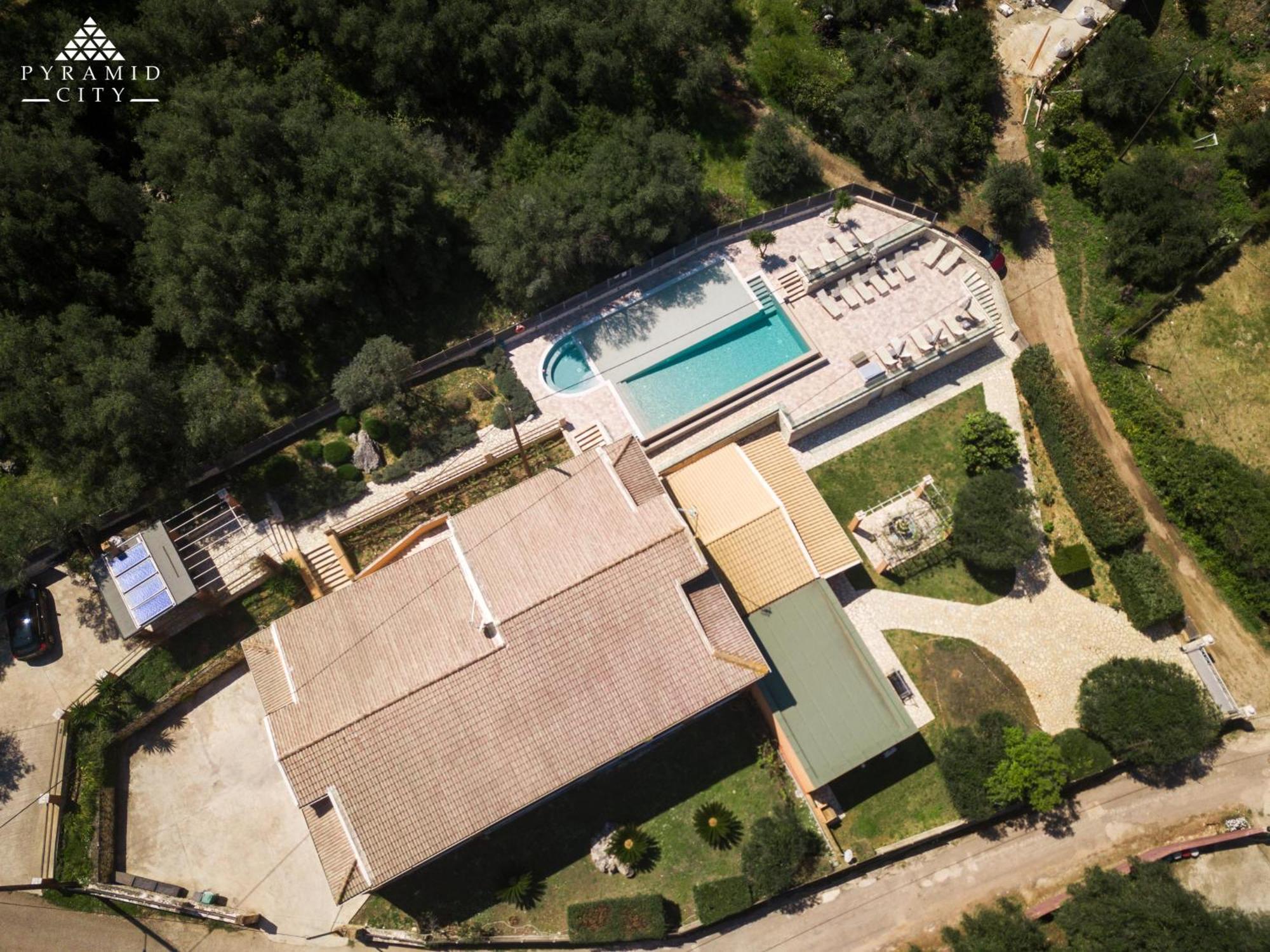 Pyramid City Apartments Agios Spyridon  Экстерьер фото