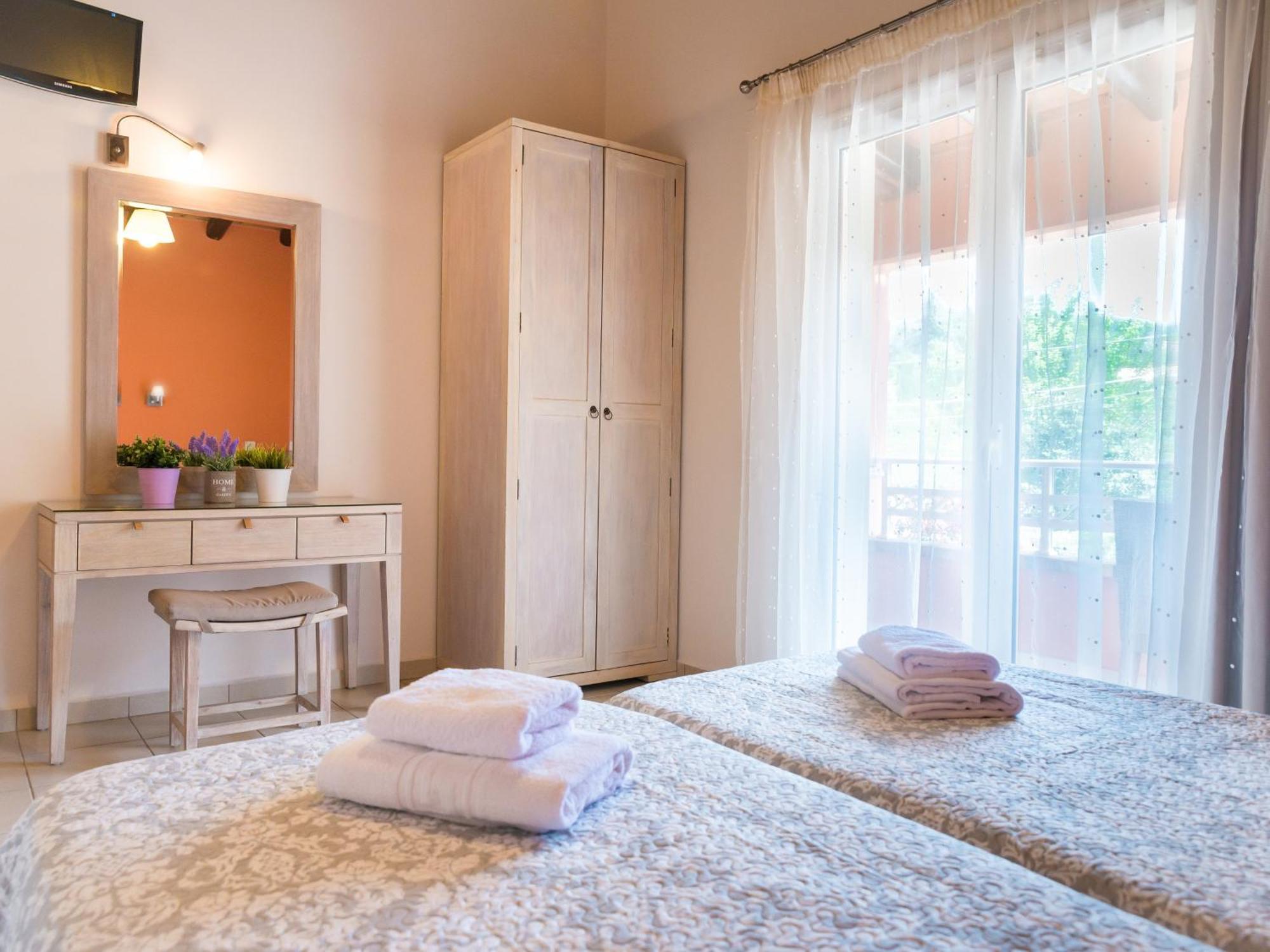 Pyramid City Apartments Agios Spyridon  Экстерьер фото